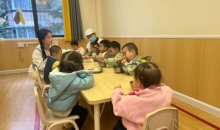 破题“带娃难”，让“幼有所育”惠及千家万户