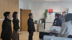 金山区、松江区领导节后走访慰问区红十字会工作人员